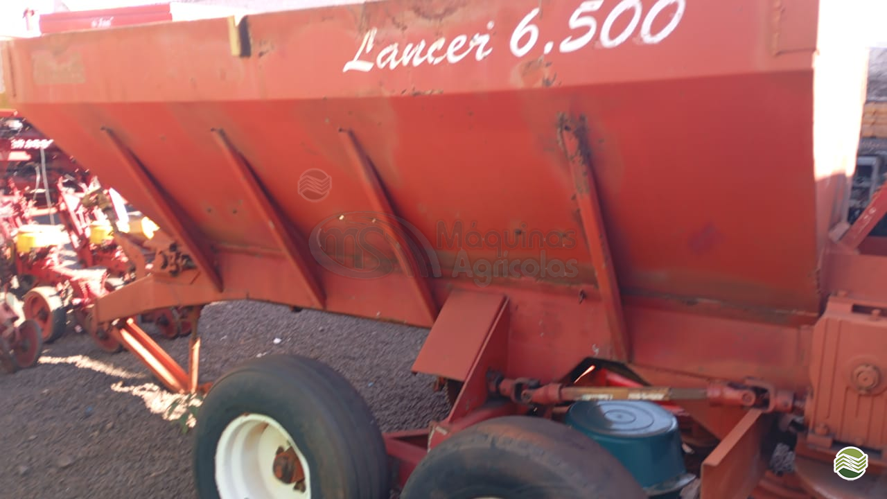 IMPLEMENTOS AGRICOLAS DISTRIBUIDOR CALCÁRIO 6500 Kg MS Máquinas Agrícolas DOURADOS MATO GROSSO DO SUL MS